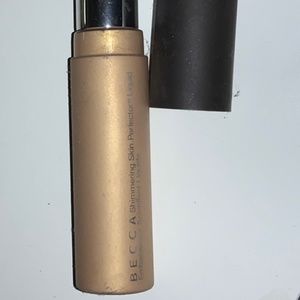 Liquid skin Becca cosmetics